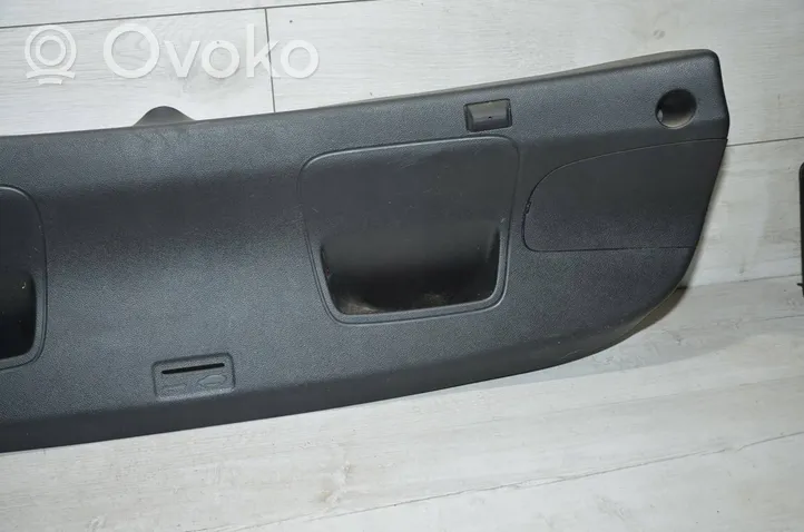 Hyundai i20 (GB IB) Garniture de hayon 8175103500