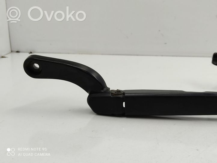 Audi A6 Allroad C5 Front wiper blade arm 