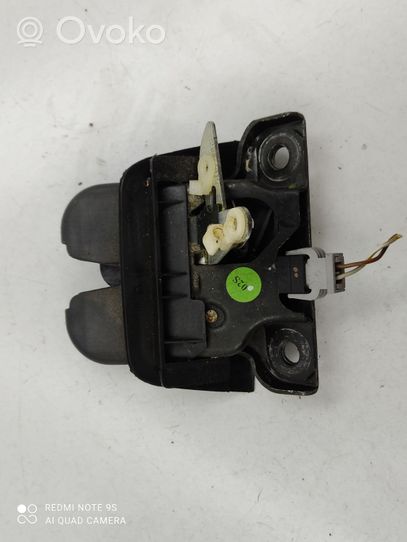 Audi A6 Allroad C5 Loading door lock 