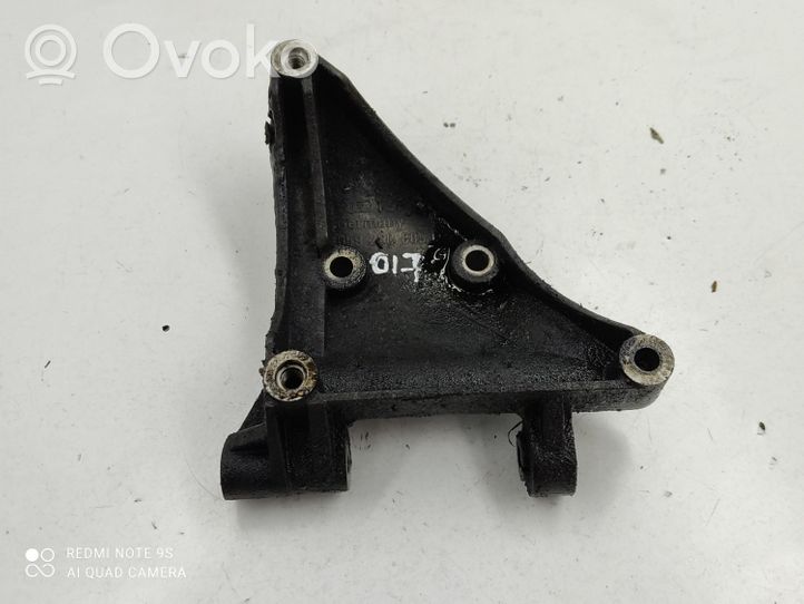 Audi A4 S4 B7 8E 8H Staffa di montaggio del compressore dell’A/C 059260885