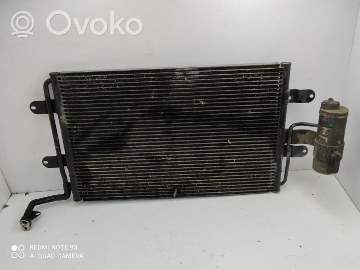 Volkswagen Golf IV Radiatore di raffreddamento A/C (condensatore) 1J0820411