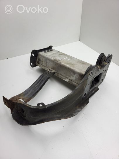 Mercedes-Benz E W211 Soporte para el marco panal de radiador 