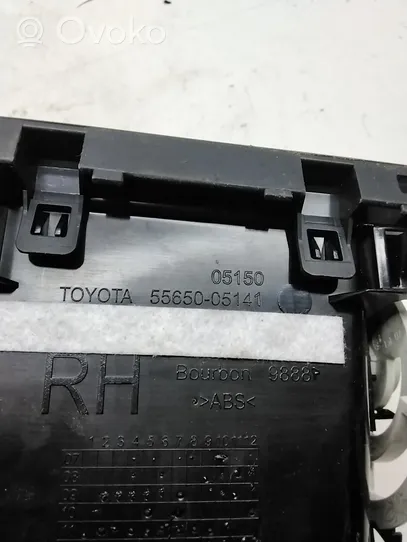 Toyota Avensis T270 Garniture, panneau de grille d'aération latérale 