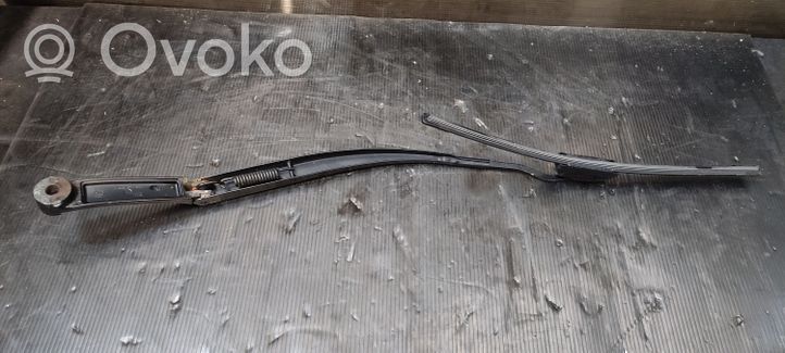 KIA Ceed Priekinio stiklo valytuvas F00S51F057