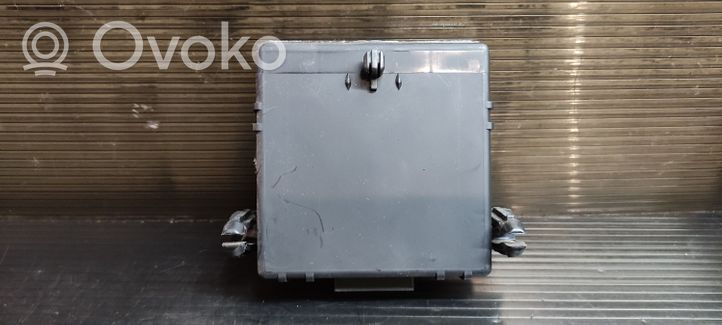 Audi A3 S3 8P Oven ohjainlaite/moduuli 1K0907530