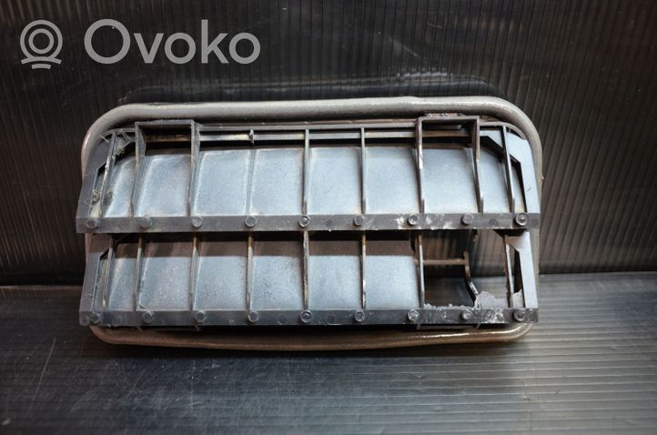 Volkswagen PASSAT B7 Quarter panel pressure vent 3C0819465