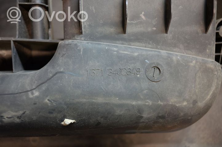 BMW X3 E83 Oro paėmimo kanalo detalė (-ės) 13713402849