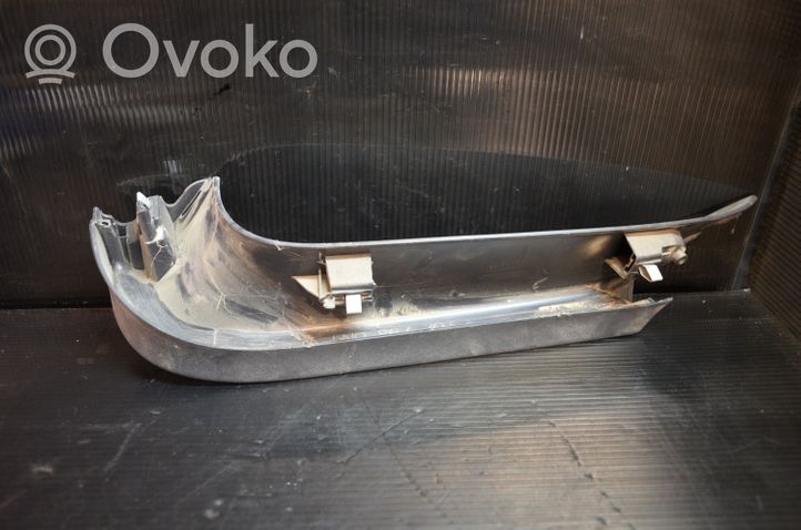 Volkswagen Tiguan Garniture latéral de hayon / coffre 5N0867703A