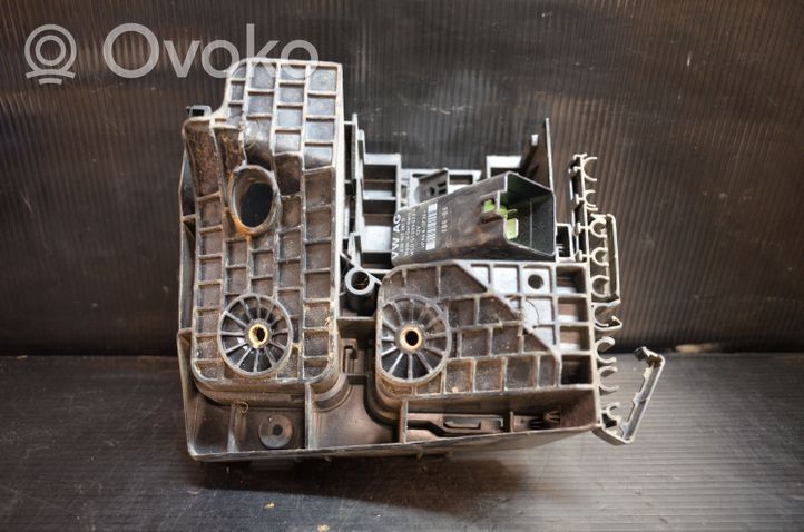 Volkswagen Tiguan Couvercle de boîte à fusibles 1K0907361