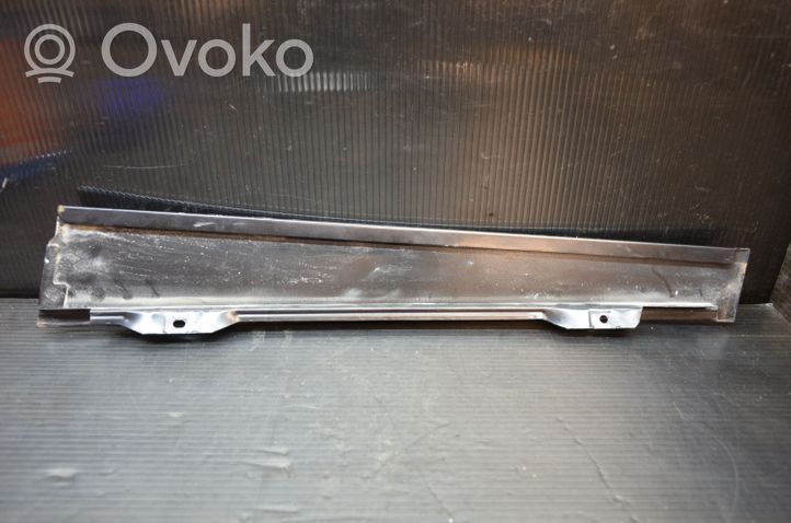 Volkswagen Touran I Moulures des vitres de la porte avant 1T0837889