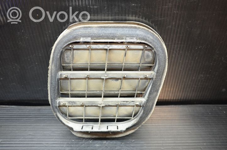 Volkswagen Touran I Quarter panel pressure vent 1T0819465