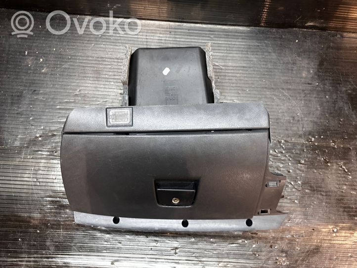 Volvo V50 Kit de boîte à gants 39871860