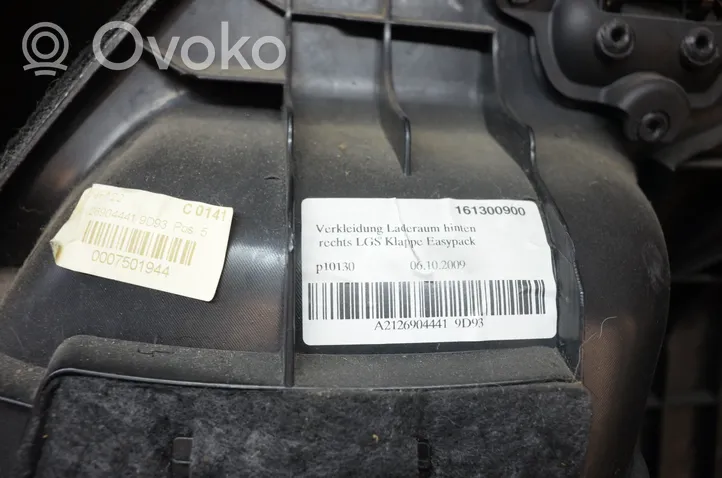 Mercedes-Benz E W212 Apatinis, bagažinės šono, apdailos skydas A2126904441