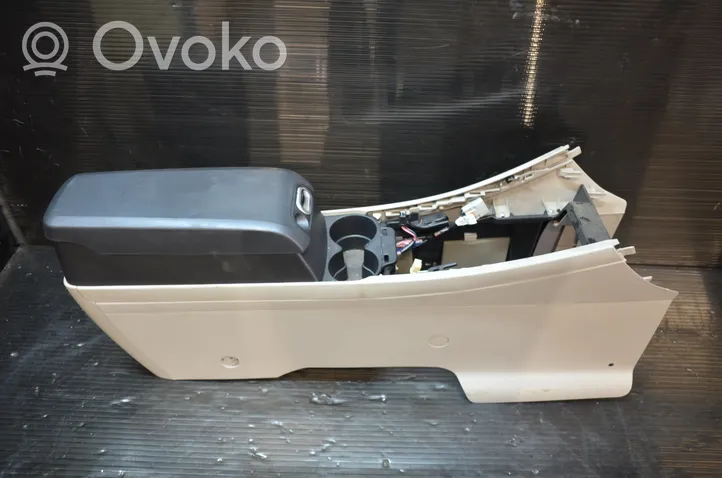 Mazda CX-7 Center console 