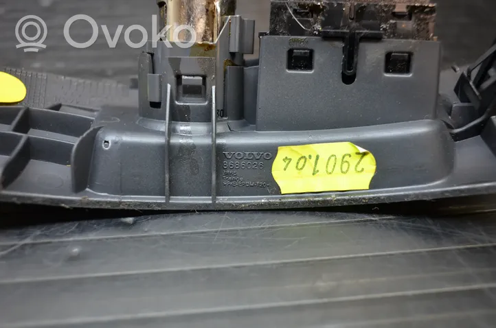 Volvo V50 Savukkeensytytin 8686026
