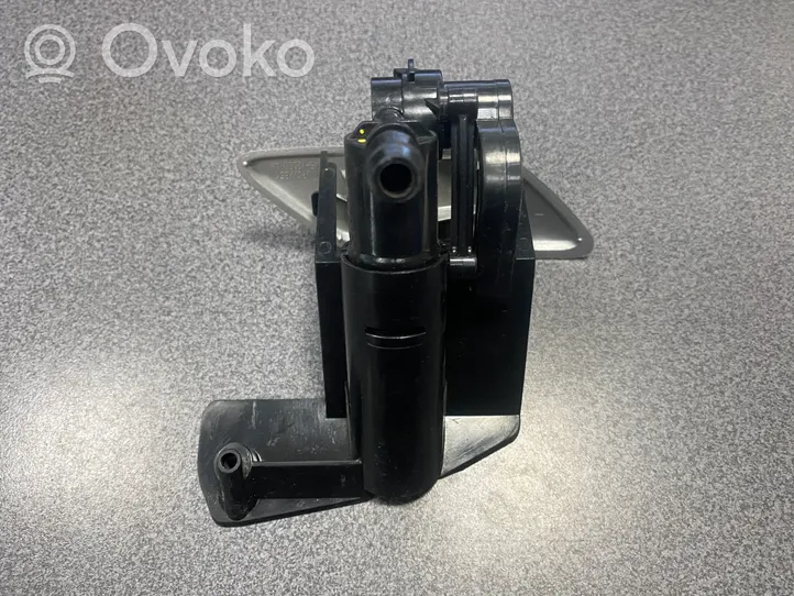 Toyota Corolla E140 E150 Ugello a spruzzo lavavetri per faro 8520802040