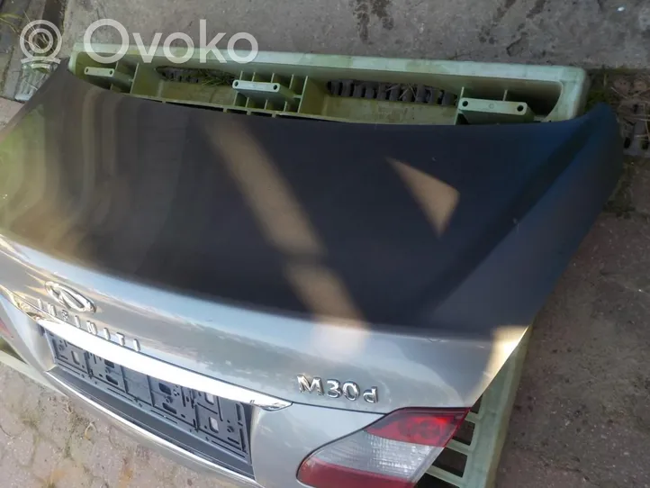 Infiniti M30 Tylna klapa bagażnika 51654