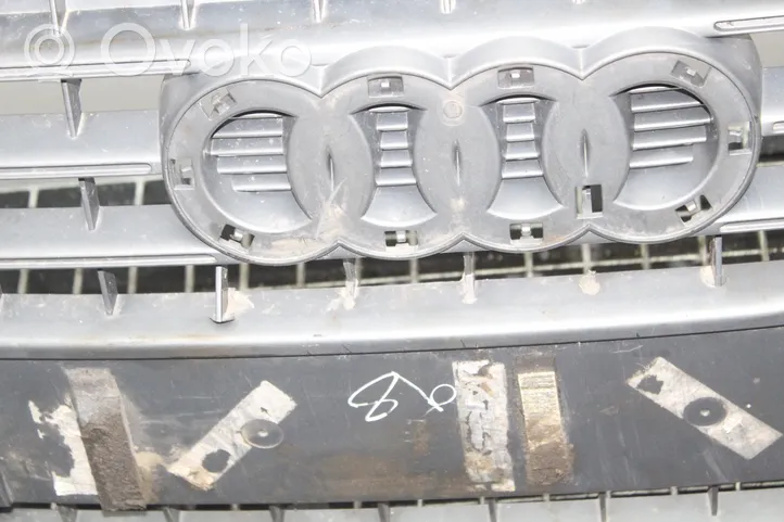 Audi A5 8T 8F Atrapa chłodnicy / Grill 8T0853651E
