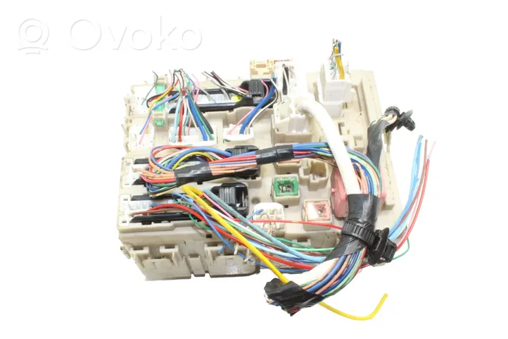 Toyota Avensis T270 Releen moduulikiinnike 8273005C80