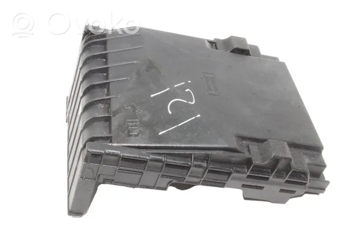 Volkswagen Scirocco Fuse box cover 1K0937132F