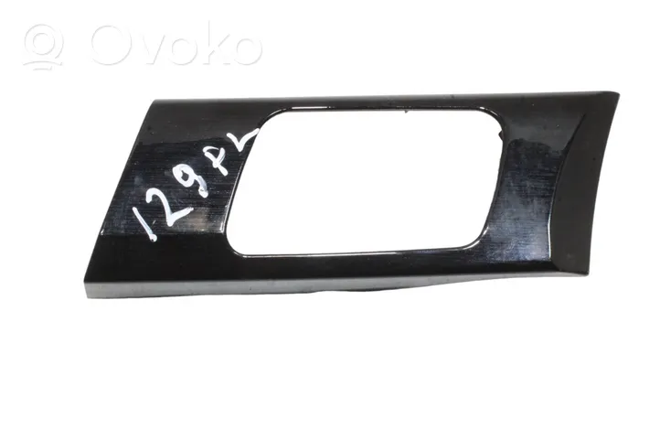 Chevrolet Captiva Maskownica centralnego głośnika deski rozdzielczej 20804210