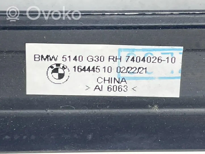 BMW 5 G30 G31 Rivestimento modanatura del vetro della portiera anteriore 7404026