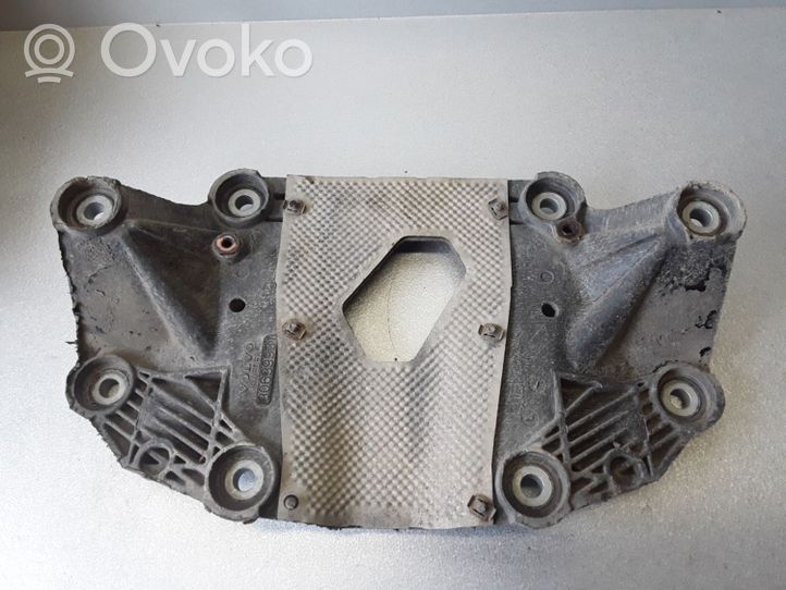 Volvo V70 Rear differential/diff mount bracket 30639931