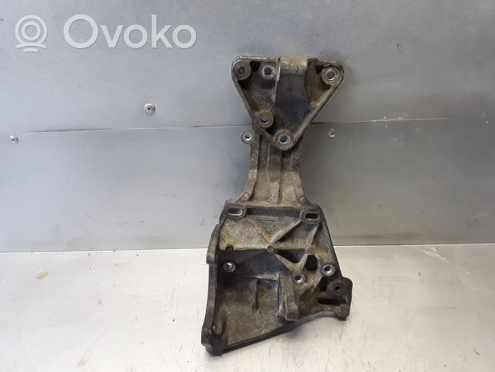 Volvo V70 Support de générateur / alternateur 30731516