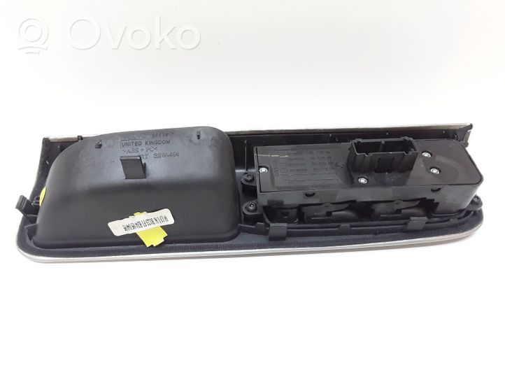 Volvo V50 Support bouton lève vitre porte avant 8663817