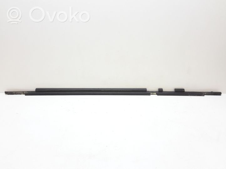 Volvo XC90 Rivestimento modanatura del vetro della portiera posteriore 30661285