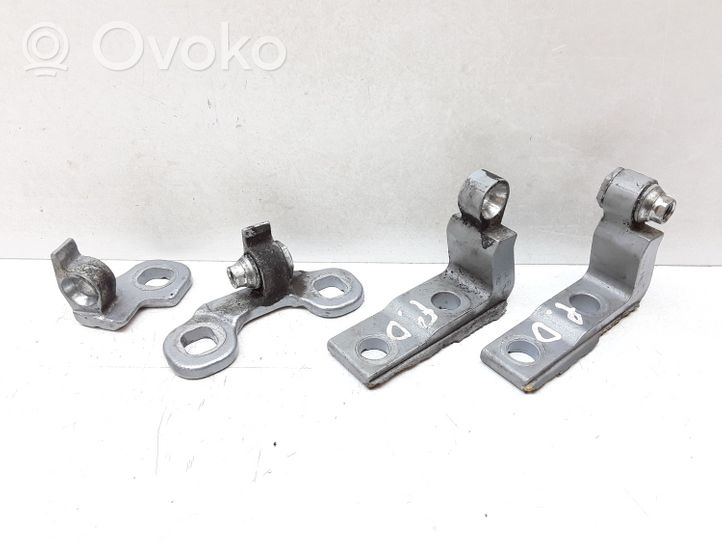 Volvo V40 Set di cerniere portiera anteriore 31352639