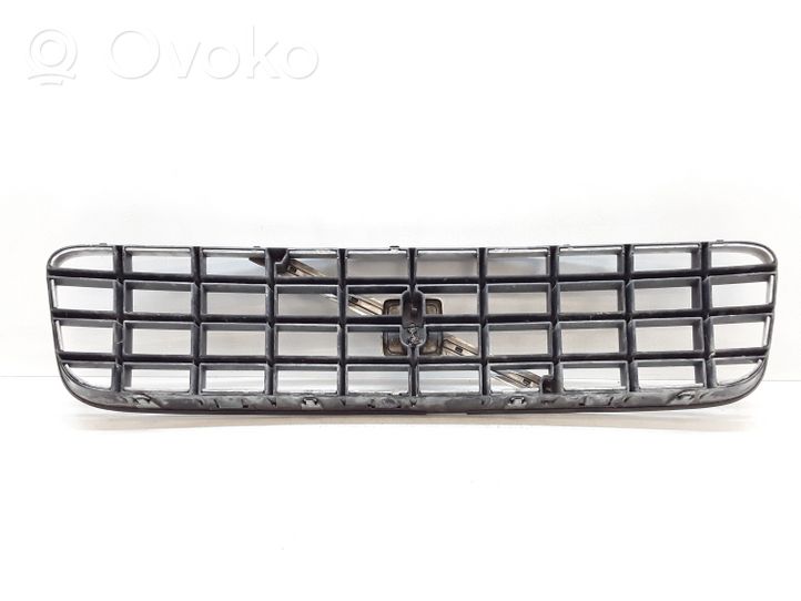 Volvo XC90 Maskownica / Grill / Atrapa górna chłodnicy 08620587