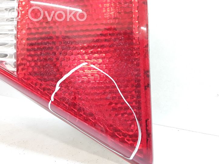 Volvo V70 Lampy tylnej klapy bagażnika 31265458