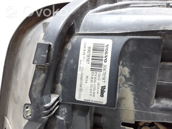 Volvo XC90 Lampa przednia 30678587