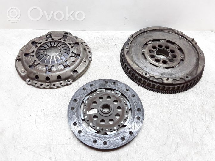 Volvo V70 Clutch set kit 8689969