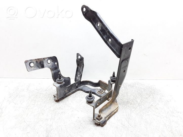 Volvo V50 Power steering pump mounting bracket 3M513K738CA