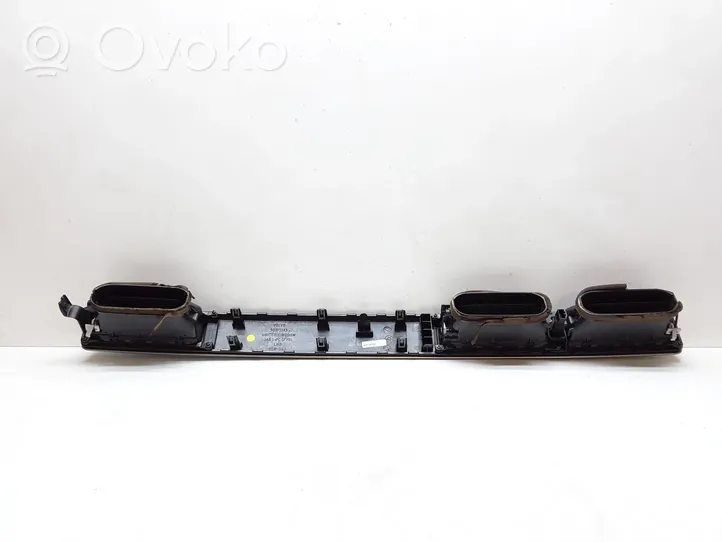 Volvo V70 Dysze / Kratki środkowego nawiewu deski rozdzielczej 30715143