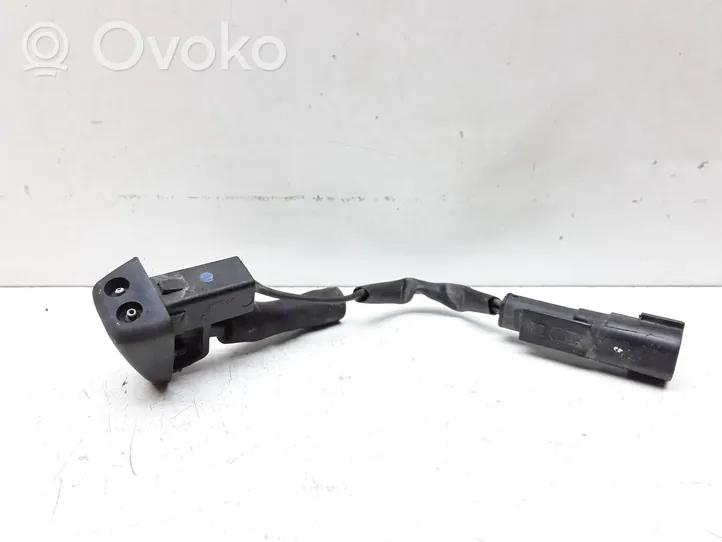 Volvo V60 Windshield washer spray nozzle 