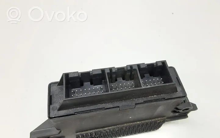 Volvo XC90 Parkavimo (PDC) daviklių valdymo blokas 30682627