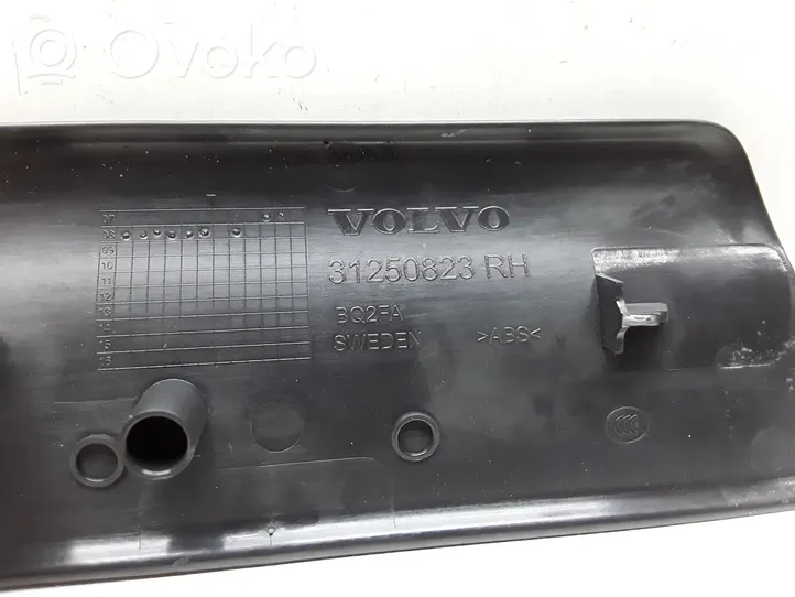 Volvo V70 Front sill trim cover 31250823