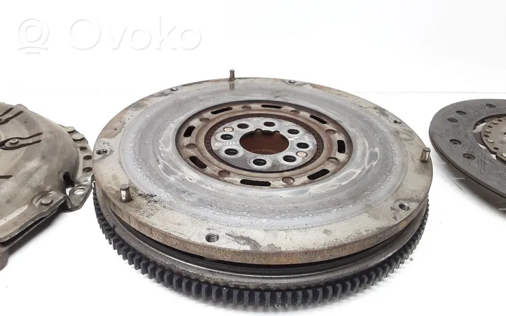 Volvo V70 Sankabos komplektas 074141031T