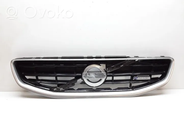 Volvo S60 Etupuskurin ylempi jäähdytinsäleikkö 31333692