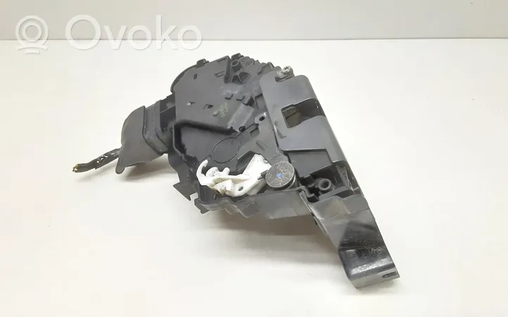 Volvo C30 Zamek drzwi przednich 30753658