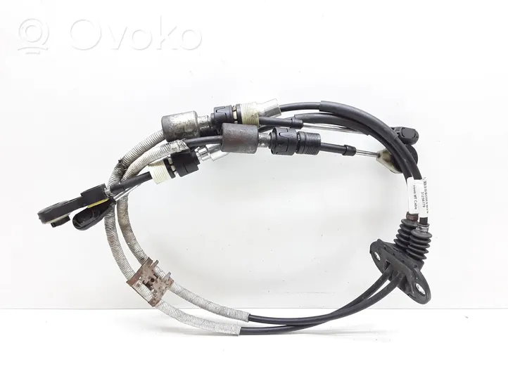 Volvo V70 Gear shift cable linkage 31256179