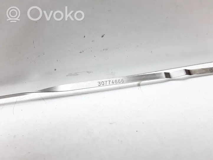 Volvo V70 Oil level dip stick 30774666