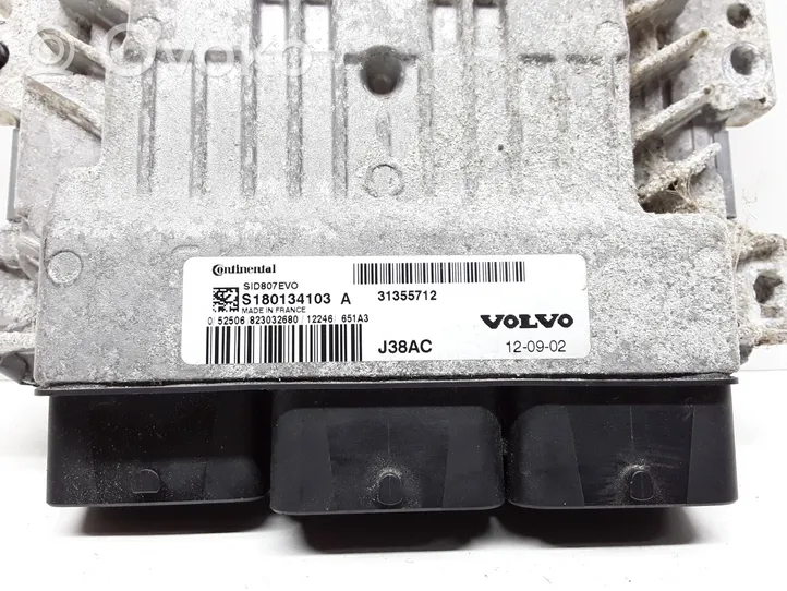 Volvo C30 Variklio valdymo blokas 31355712