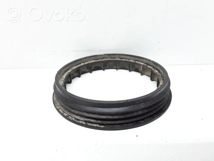 Volvo S60 Bague de verrouillage pour réservoir de carburant 8649739