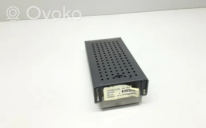 Volvo XC90 Ramka / Moduł bezpieczników 08688513