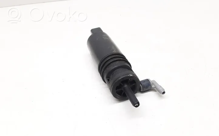 Volvo V70 Headlight washer pump 30655138