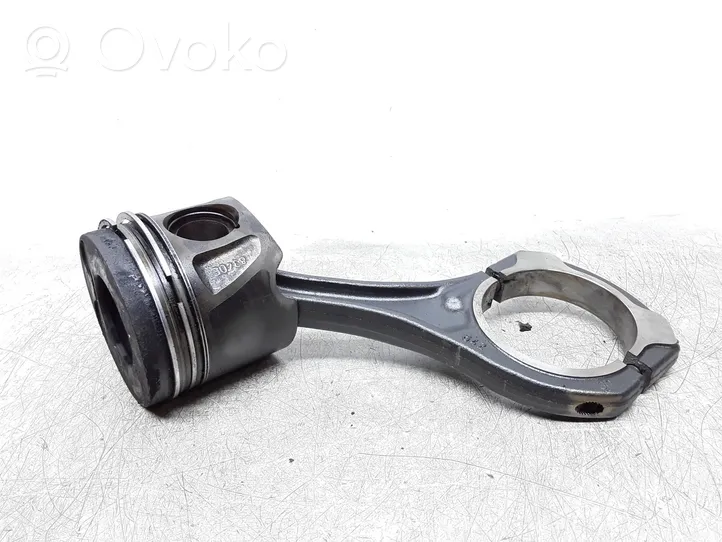 Mercedes-Benz ML W164 Piston with connecting rod A6422610